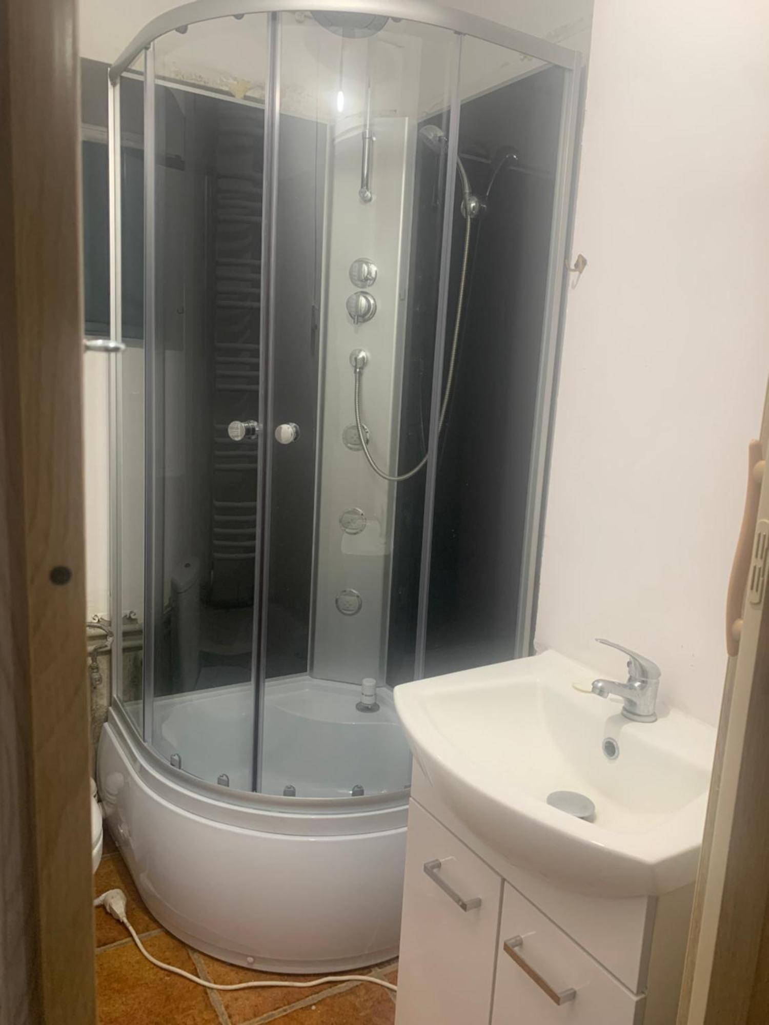 And Affordable In Basement Privatunterkunft Krakau