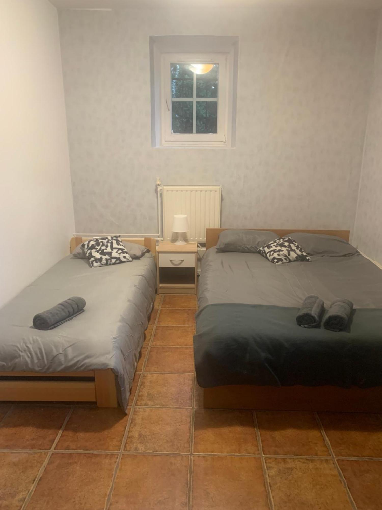 Privatunterkunft And Affordable In Basement *